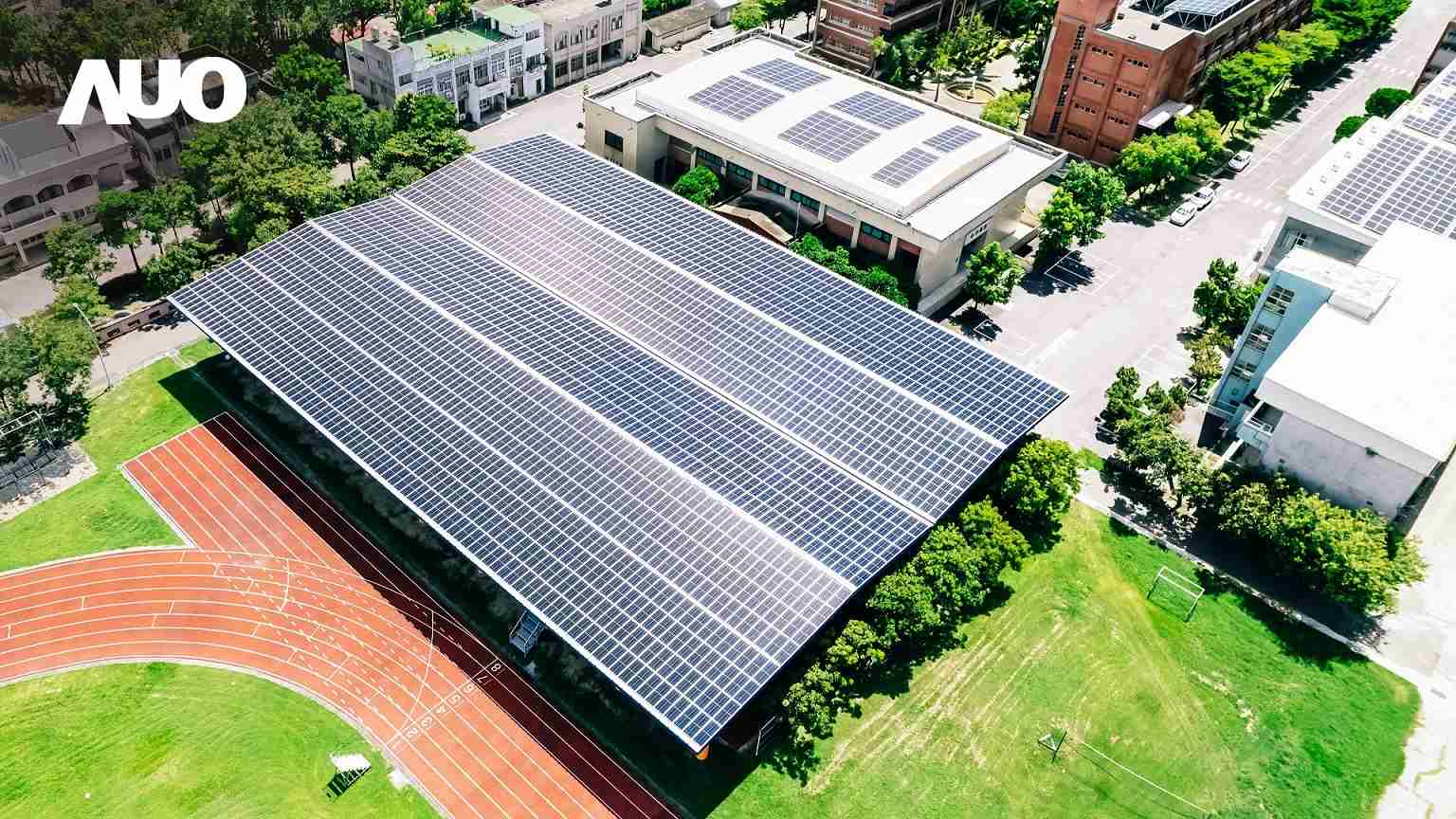 NG大舞台SunSteel光电整合型浪板具备快速安装、、轻量化优势，，，可提升15%发电效能，，通过国际IEC与台湾VPC认证安全、、防漏、、耐候标准